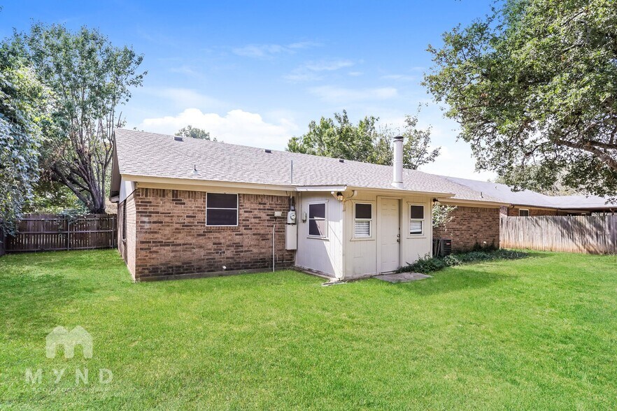 Building Photo - 4303 Gentle Springs Dr