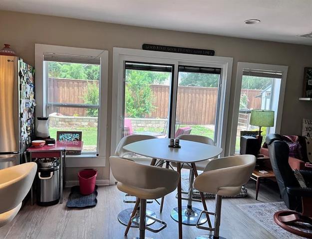 Building Photo - 208 N Walnut St