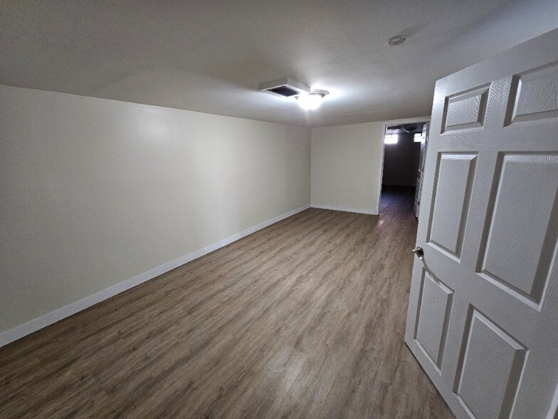 Building Photo - 5635 Roche Dr