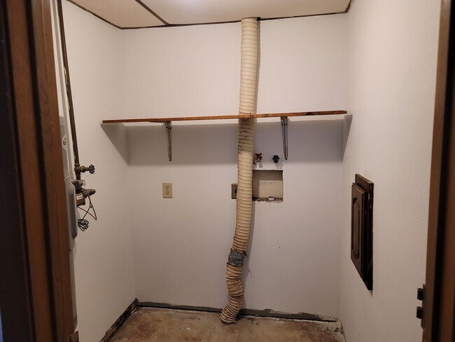 Building Photo - 2460-2462 2nd Ave South