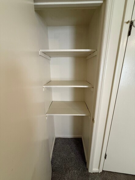 Building Photo - 586 Franklin St