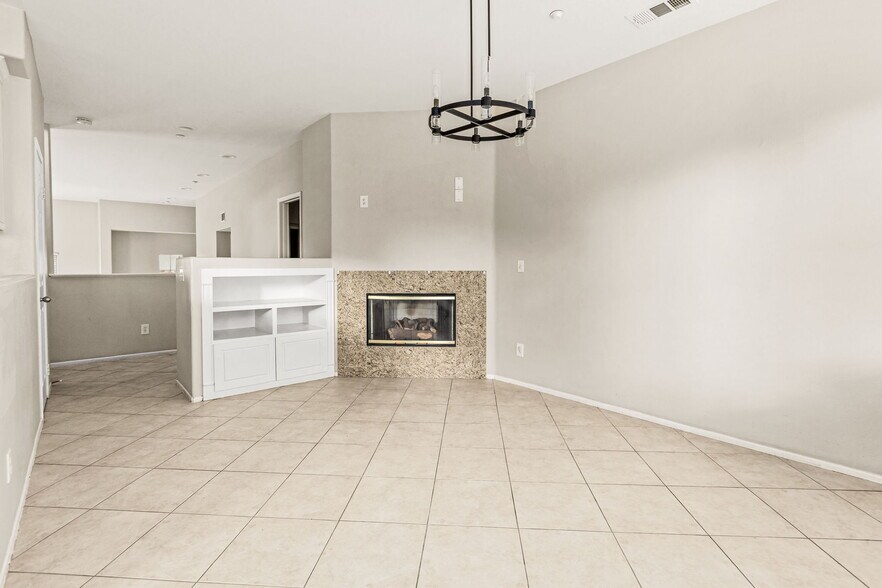 Building Photo - 33640 Willow Haven Ln