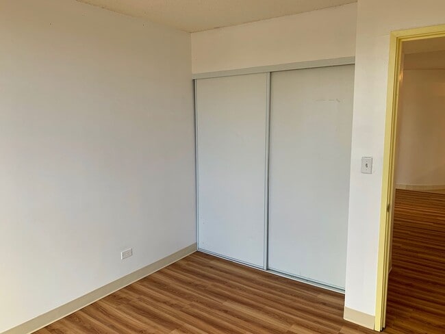 Building Photo - 2-Bedroom Condo with Lanai & Parking – $2,600/Month