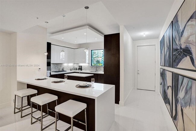 Building Photo - 3040 N Ocean Blvd