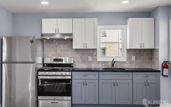 Building Photo - 29 Levinson Ave