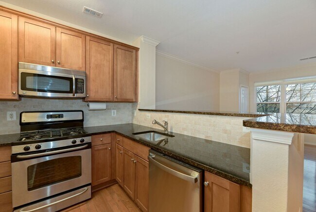 Building Photo - 1 Bed 1 Bath - North Bethesda Condo - 1 Reserved Parking Space
