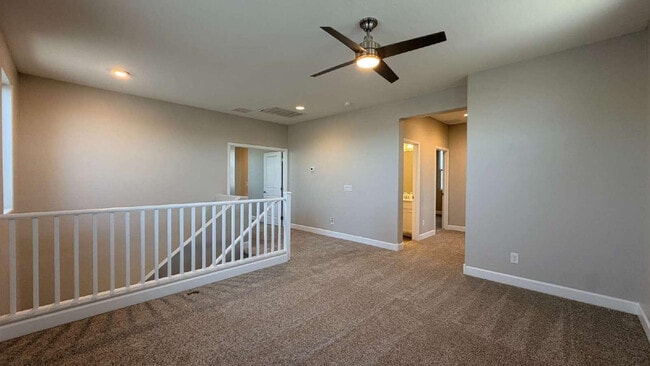 Building Photo - 612 Hazelnut Ln