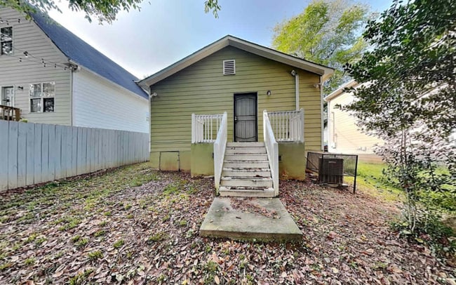 Building Photo - 210 Farrington Ave SE