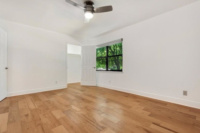 Building Photo - 1708 Fawn Dr