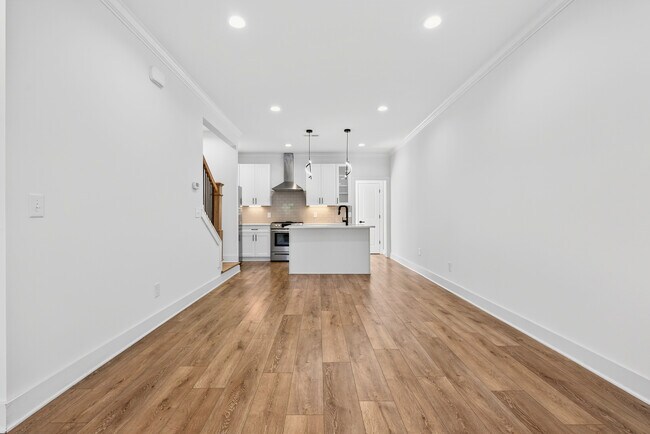 Building Photo - 413 Lellyett St