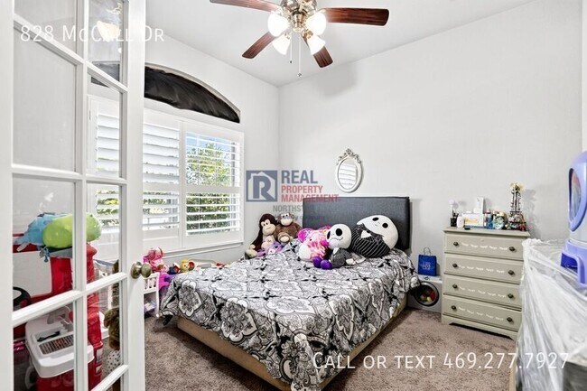 Building Photo - 828 McCall Dr