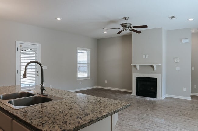 Building Photo - Family Home in Shelbi Place Available Aug ...