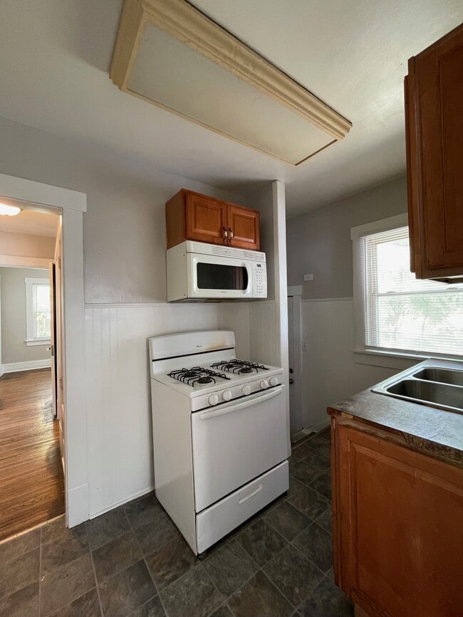 Building Photo - 1238 E Bon Air Ct