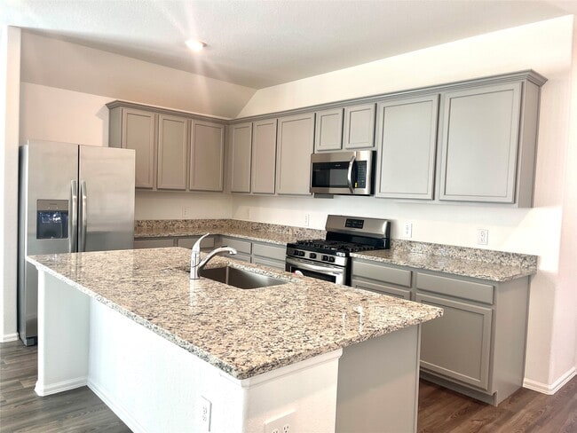 Building Photo - 17477 Rosewood Manor Ln