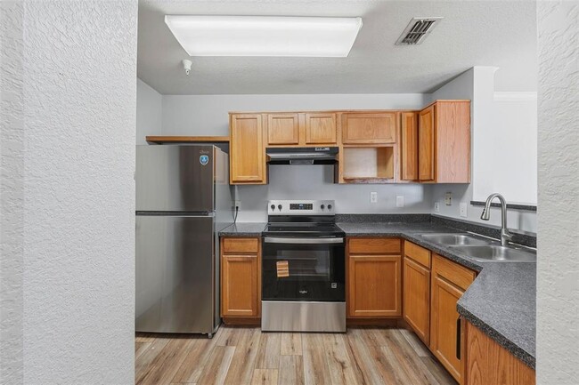 Building Photo - 3702 Palm Desert Ln