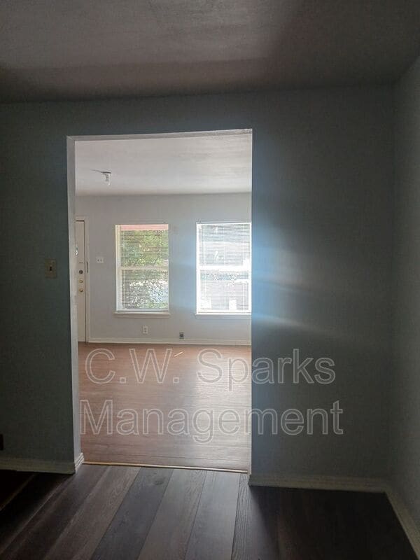Building Photo - 2309 Idaho Ave