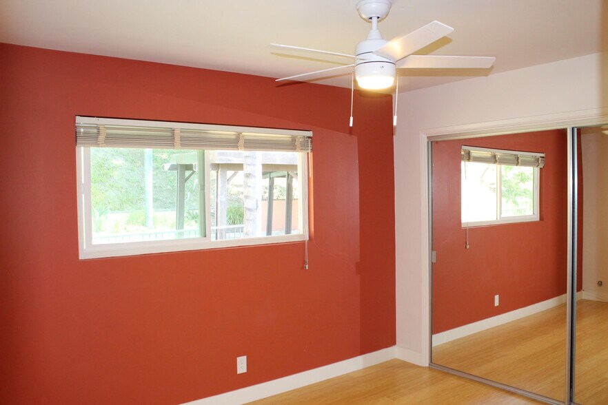 Building Photo - 4400 Portico Pl