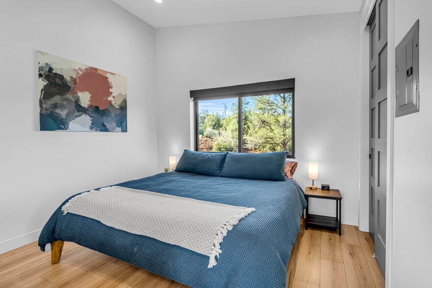 Building Photo - 12 El Camino Grande