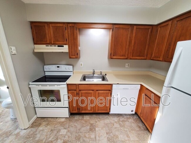 Building Photo - 2016 St Paul Dr