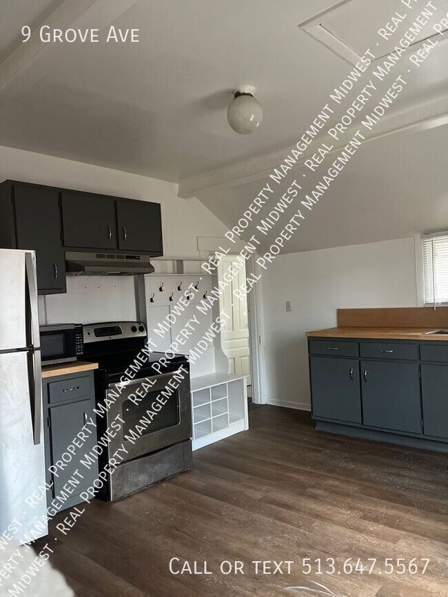 Building Photo - 9 Grove Ave