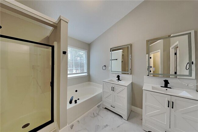 Building Photo - 1719 Silverchase Dr SW