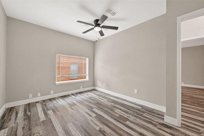 Building Photo - 1511 Scharpe St