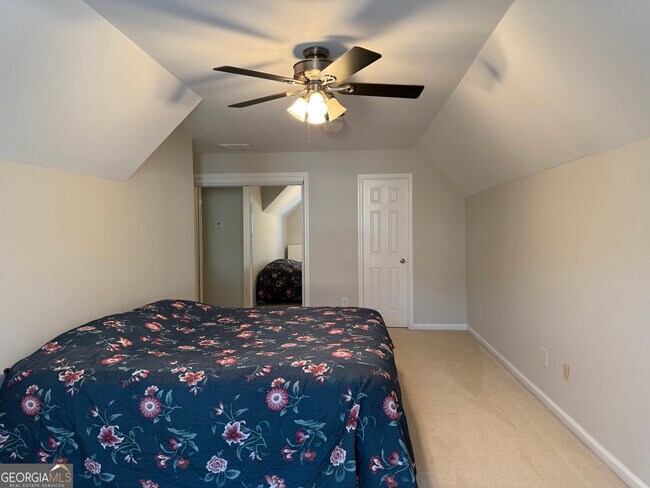 Building Photo - 380 Vine Mountain Way