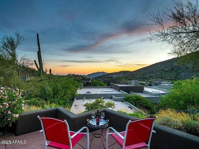 Building Photo - 9898 E Graythorn Dr