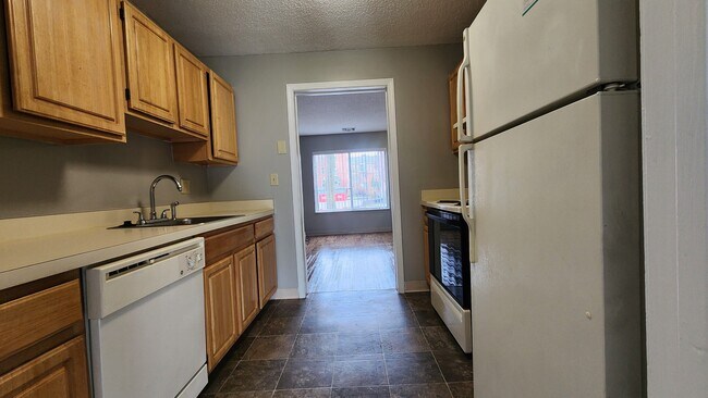 Building Photo - 102 North Point Dr