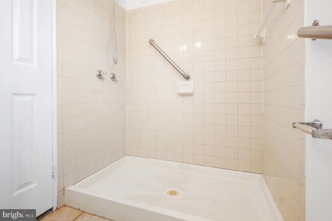 Building Photo - 6212 Carters Ln