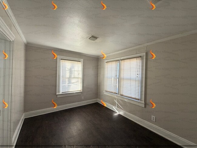 Building Photo - Charming 3-Bed with Fireplace & Large Fenced Yard!