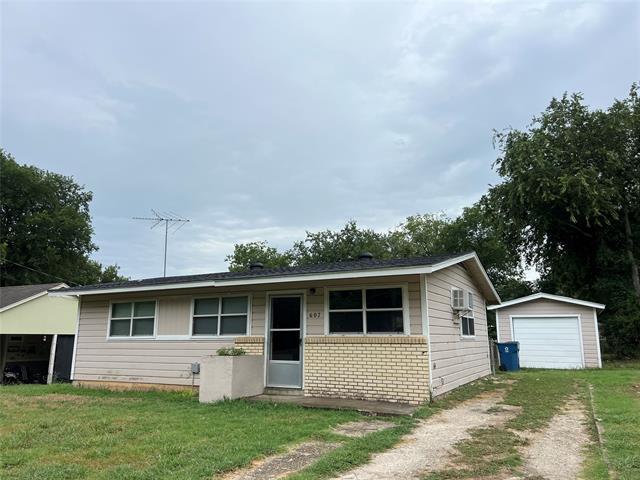 Primary Photo - 607 W Atchley Dr