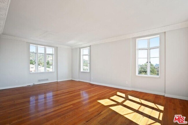 Building Photo - 1314 Hayworth Ave