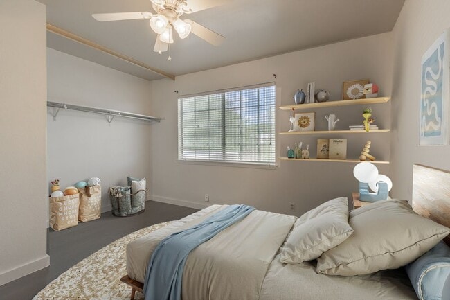 Building Photo - 6746 Crown Ridge
