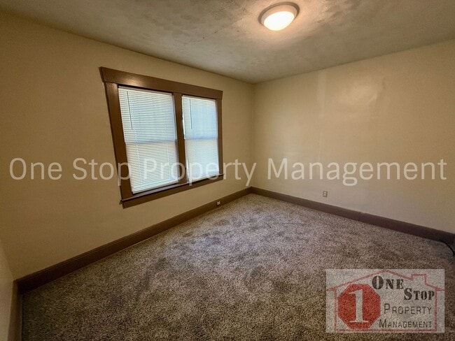 Building Photo - 3-Bedroom, 1.75-Bathroom home in Independence