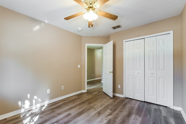 Building Photo - 2010 Stone Abbey Blvd