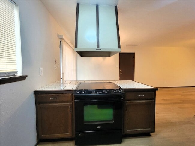 Building Photo - 7724 Val Verde Dr