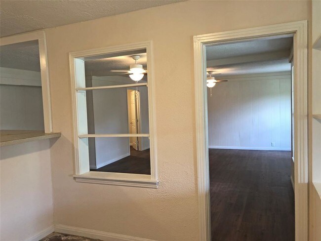 Building Photo - 1407 Loper St