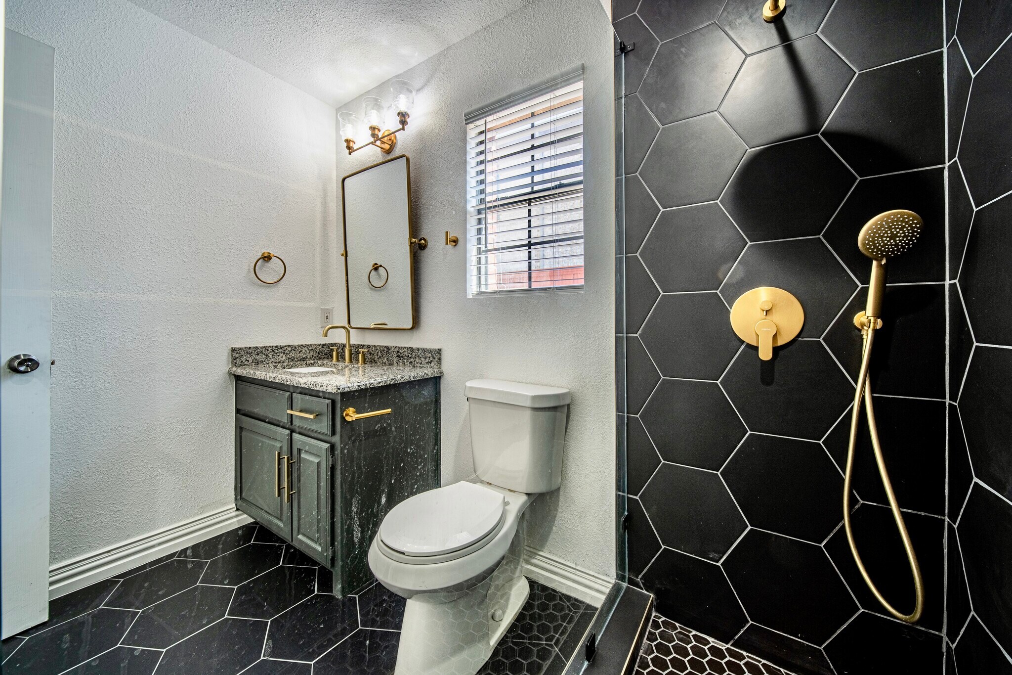 Downstairs Secondary Bathroom - 2411 Knight St