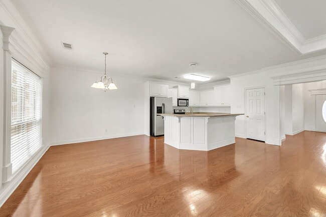 Building Photo - 43 Earnhardt Cir