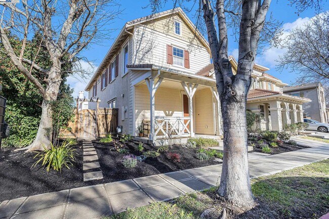 Building Photo - 463 W Felicidad Ave