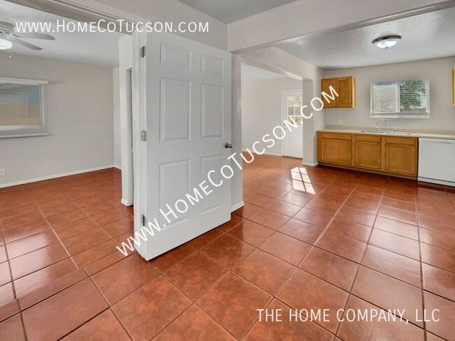 Building Photo - 851 W Calle Lerdo