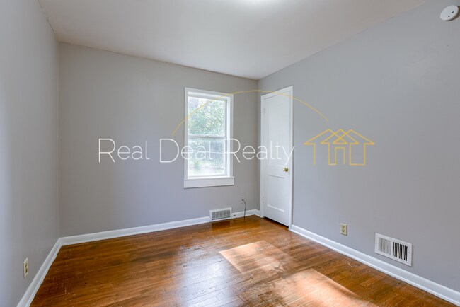 Building Photo - 3345 N 36th Ave