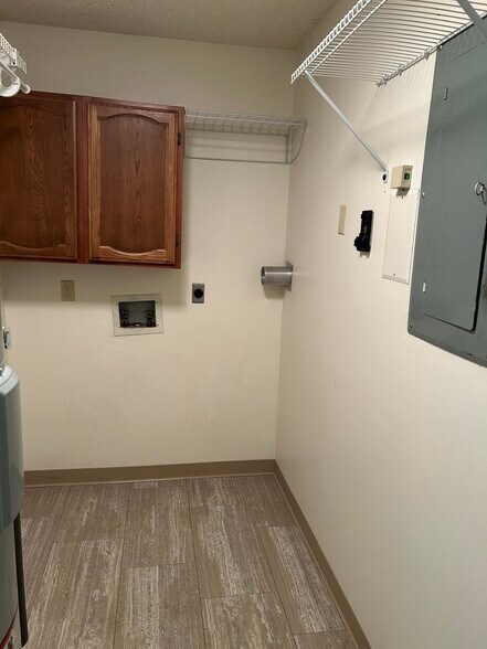 Utility room - 1115 Rantoul St