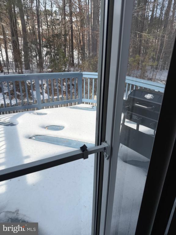 Building Photo - 405 Park Cove Dr