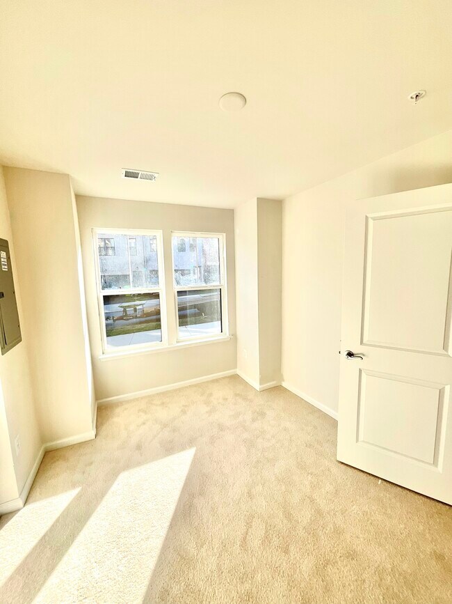 3562 Stella Blue Dr 3562 Stella Blue Dr Hyattsville MD 20782