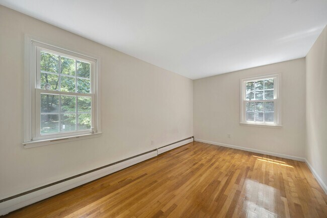 Building Photo - 68 Briarwood Ave