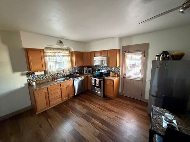 Building Photo - 1707 N Charles St