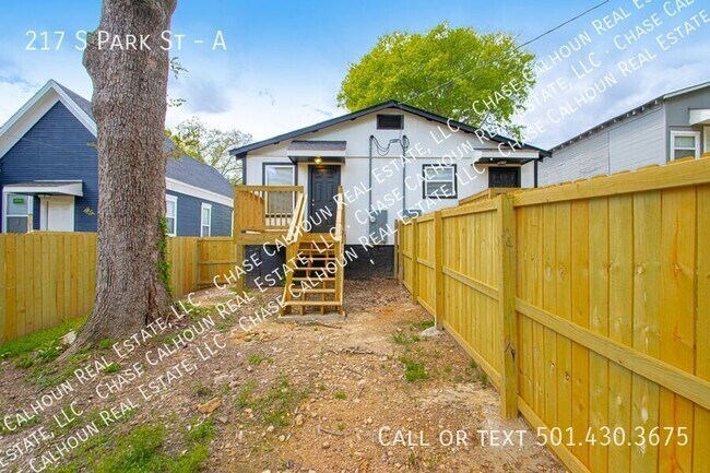 Building Photo - 217 S Park St