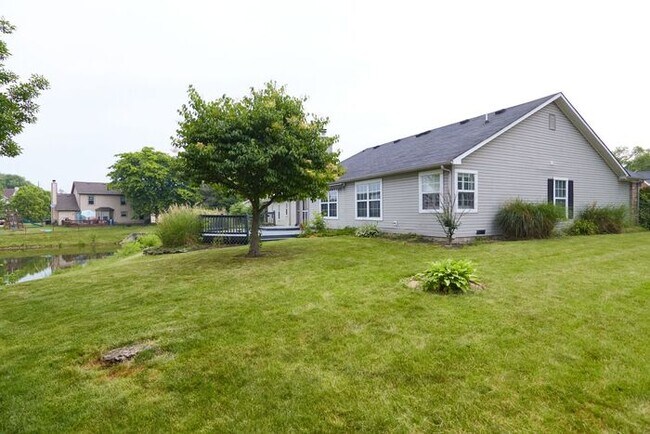 Building Photo - Lovely 3 Bedroom Home with Pond View